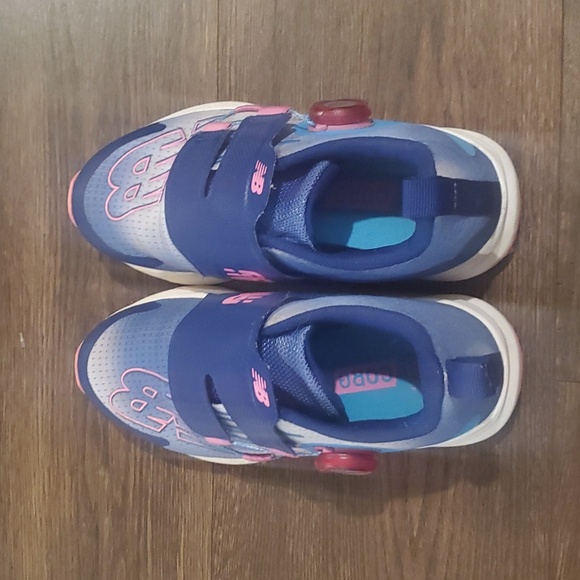Girls New Balance sneakers sz 4 - Picture 5 of 7